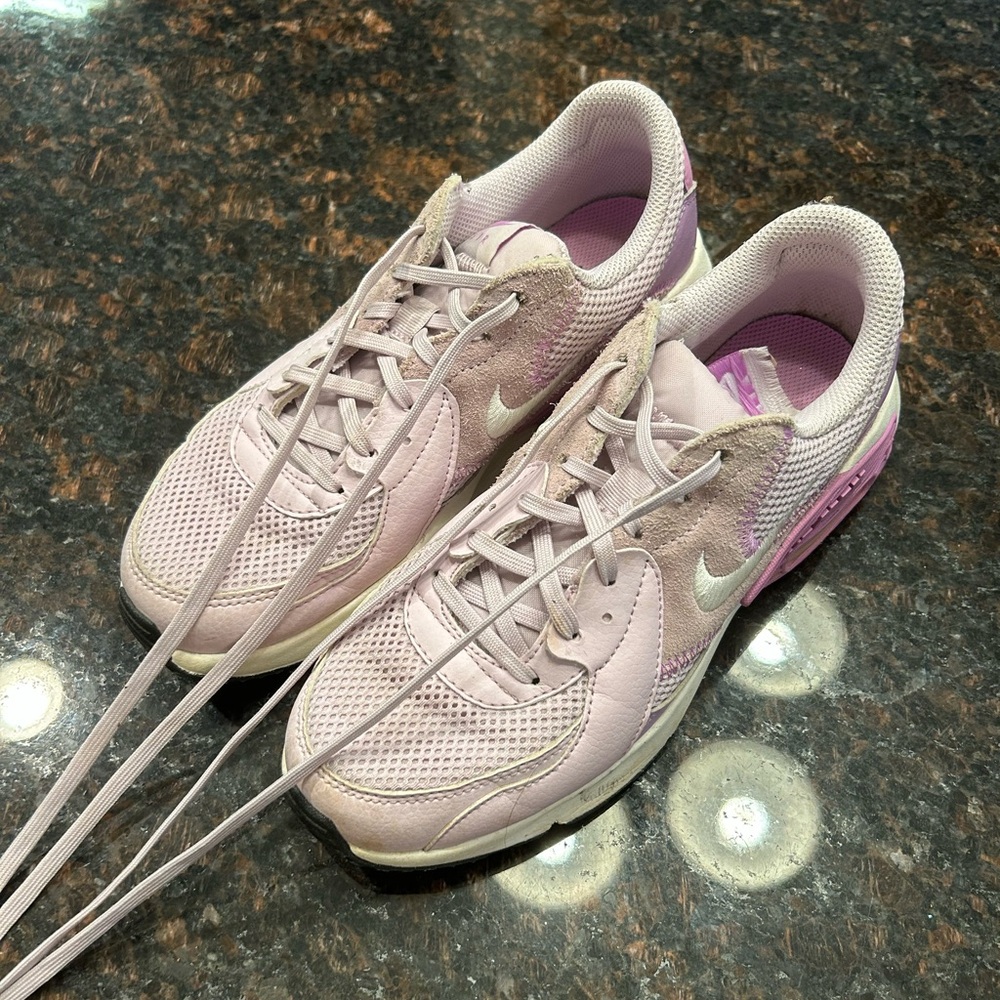USED women nike air max excee light purple